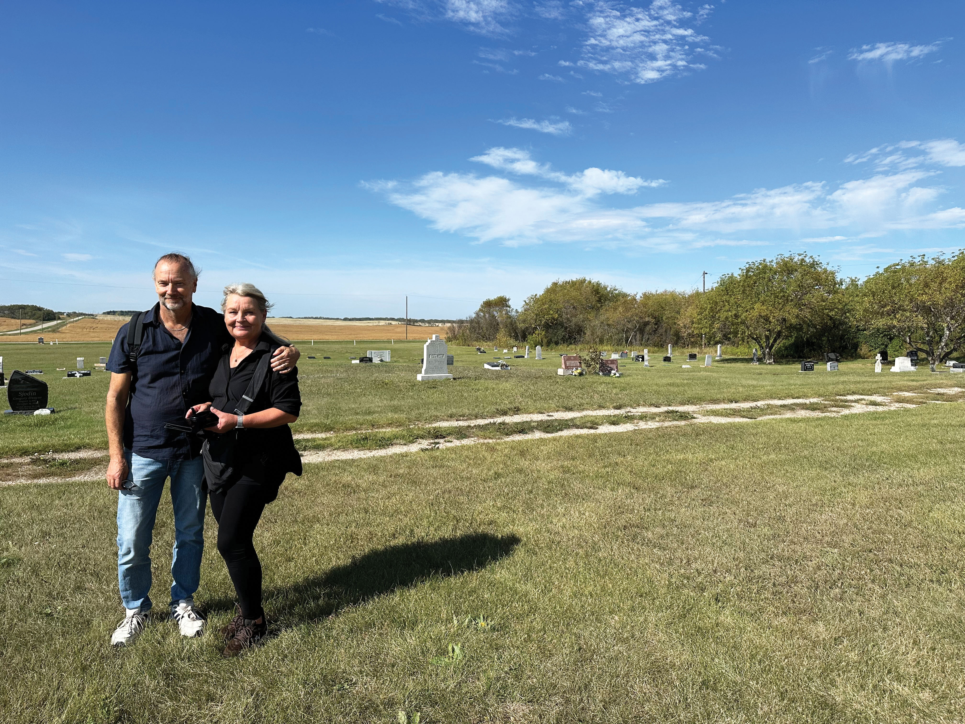 Ola and Lena at the cemetery in Stockholm